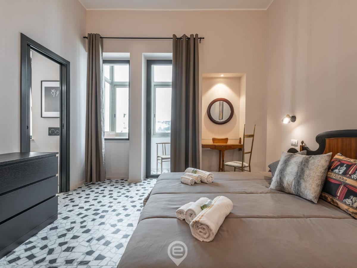 Harbor View Apartment Кальярі Екстер'єр фото