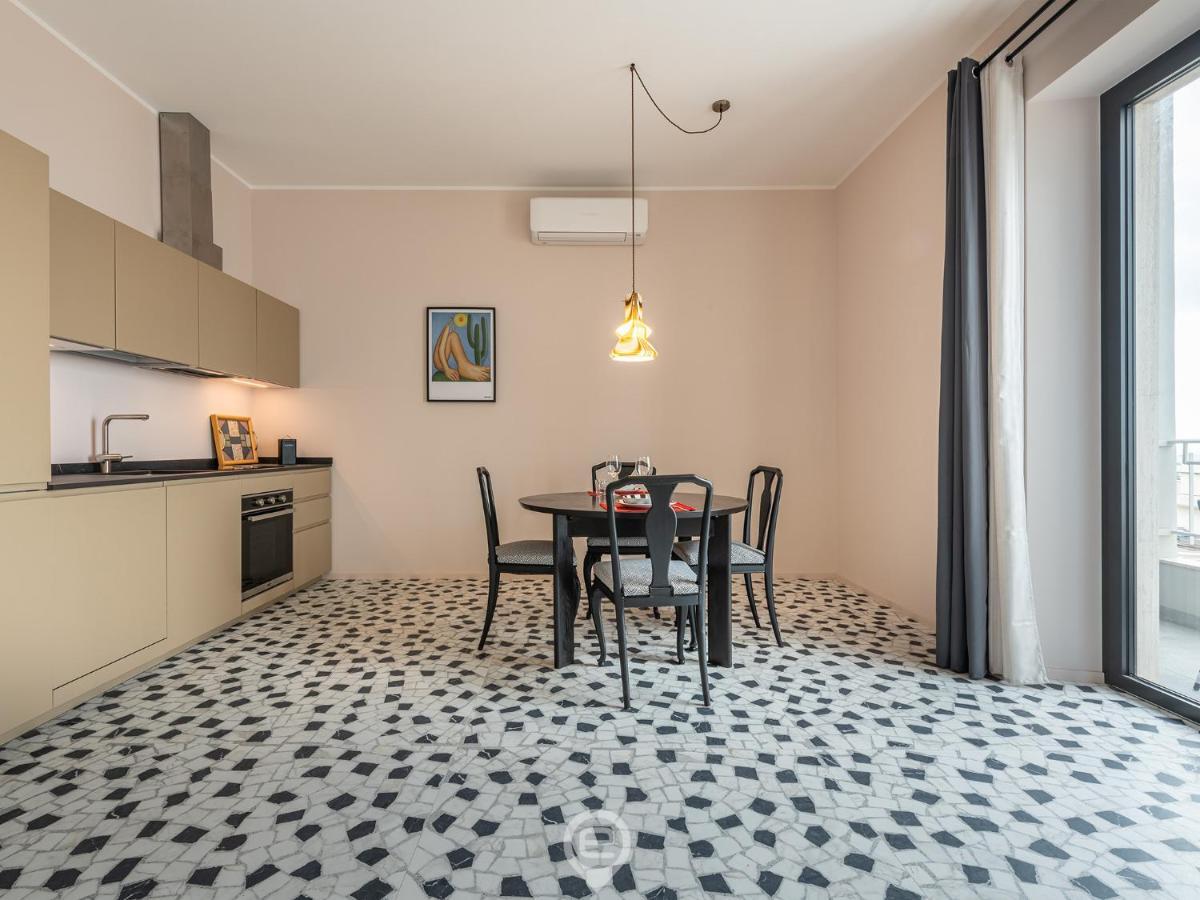Harbor View Apartment Кальярі Екстер'єр фото