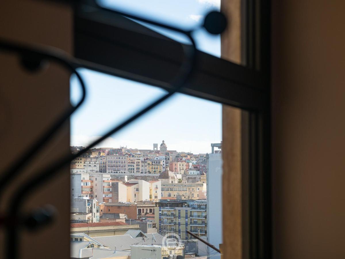 Harbor View Apartment Кальярі Екстер'єр фото